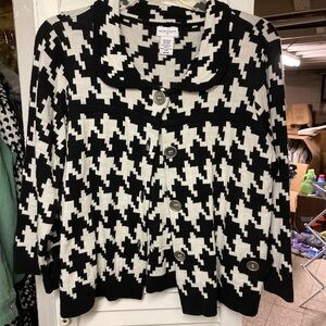 Jaclyn Smith Black and White Women's houndstooth button down Sweater